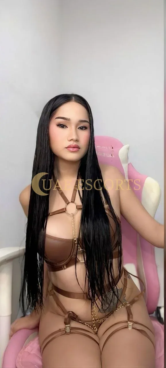 Esme photo 1 in Bradford: 26 years old, regular, black hair, 166 cm, 55 kg, Medium bust