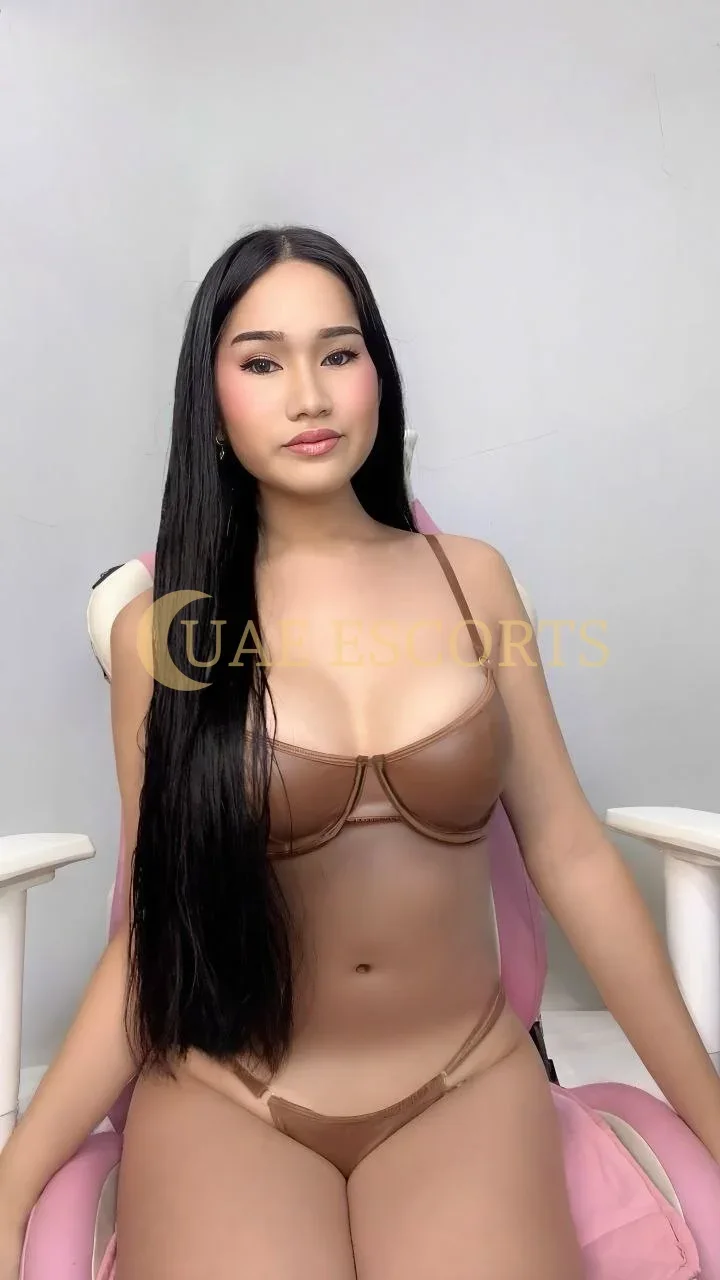 Esme photo 3 in Bradford: 26 years old, regular, black hair, 166 cm, 55 kg, Medium bust