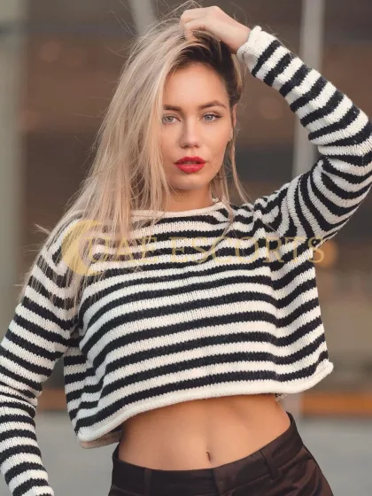 Gabriella photo 1 in Aix-en-Provence: 23 years old, european, slim, blonde hair, 168 cm, 54 kg, Medium bust