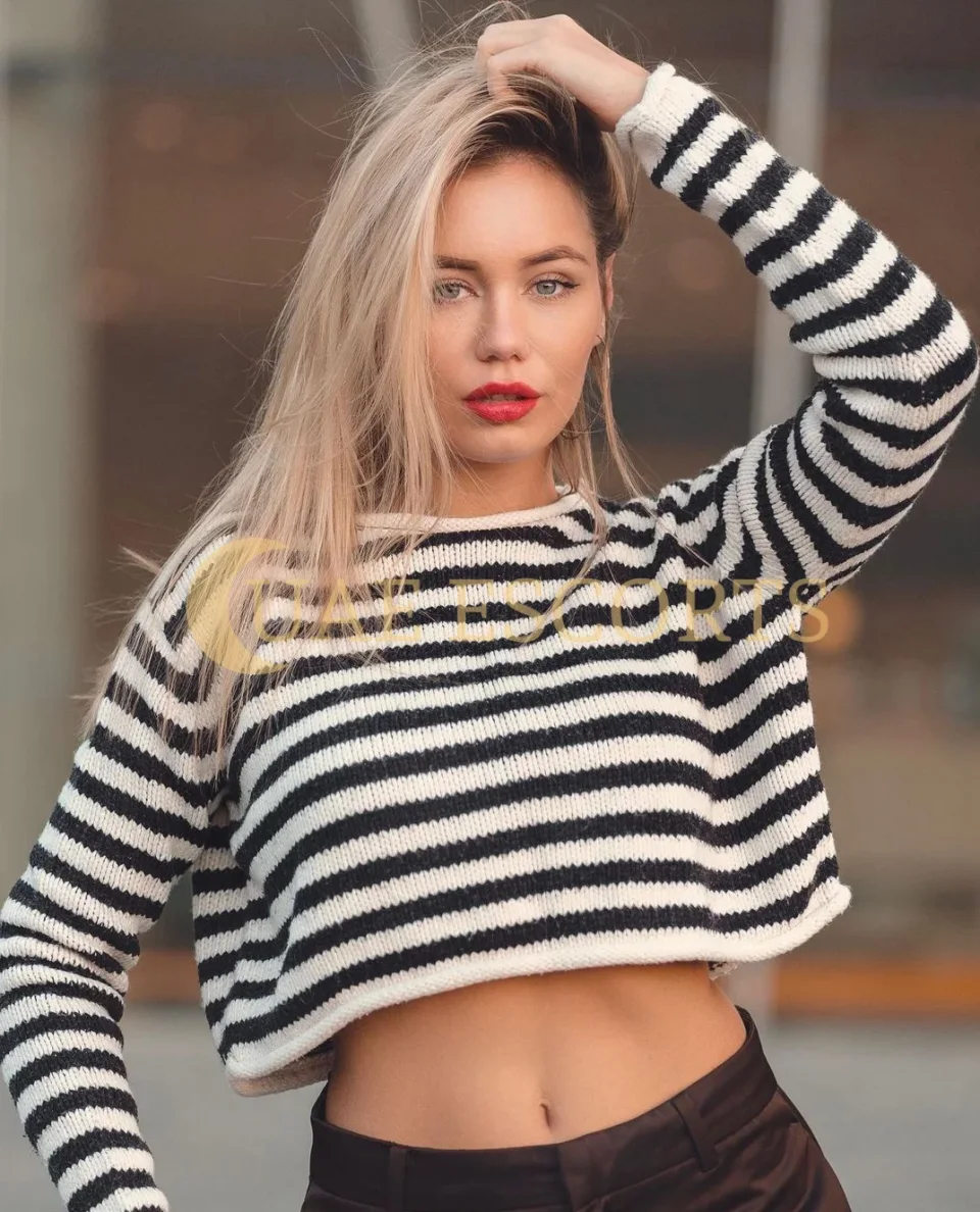 Gabriella photo 1 in Aix-en-Provence: 23 years old, european, slim, blonde hair, 168 cm, 54 kg, Medium bust