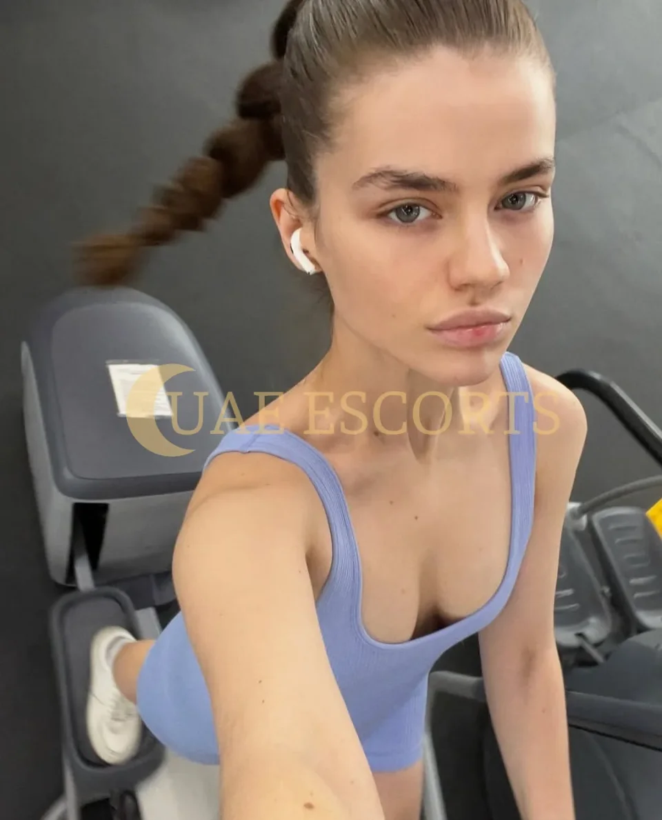 Gemma photo 2 in Edinburgh: 25 years old, slim, brown hair, 170 cm, 52 kg, Medium bust