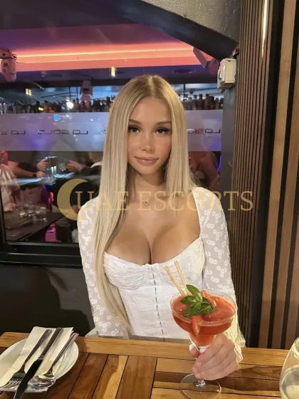 Хейли фото 3 - Paris, 25 лет, худая, шатенка, 169 см, 50 кг, грудь Medium