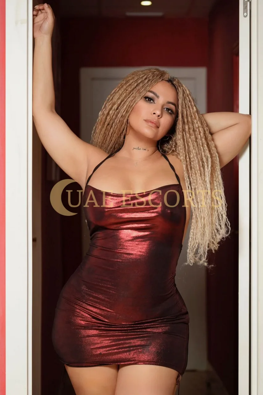 Isadora photo 7 in Biarritz: 26 years old, european, regular, black hair, 168 cm, 75 kg, Large bust