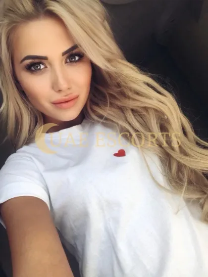 Janelle photo 1 in Pau: 24 years old, arab, slim, blonde hair, 168 cm, 54 kg, Medium bust
