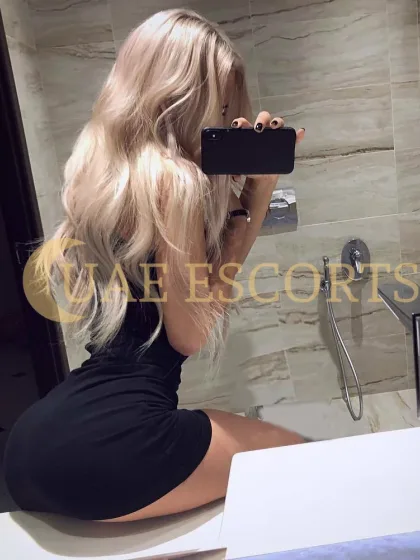 Janelle photo 6 in Pau: 24 years old, arab, slim, blonde hair, 168 cm, 54 kg, Medium bust