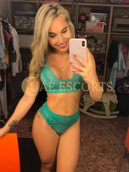Jennifer photo 3 in Strasbourg: 28 years old, slim, blonde hair, 170 cm, 58 kg, Medium bust