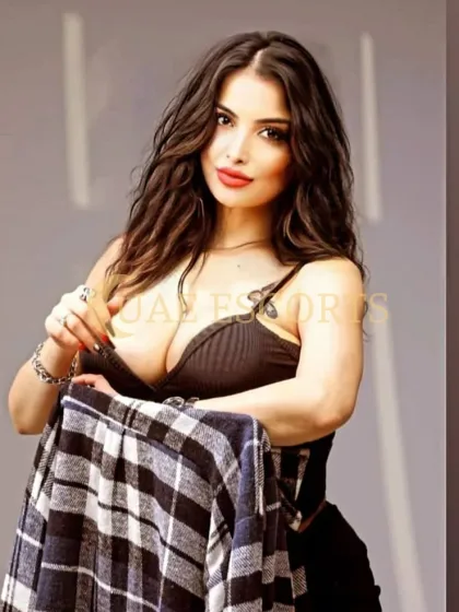 Джульетта фото 1 - Paris, 22 года, regular, черные волосы, 174 см, 58 кг, грудь Large