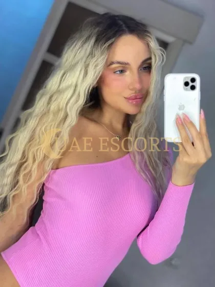Kelly photo 1 in Exeter: 26 years old, regular, blonde hair, 171 cm, 53 kg, Medium bust