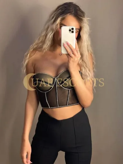 Kelly photo 3 in Exeter: 26 years old, regular, blonde hair, 171 cm, 53 kg, Medium bust