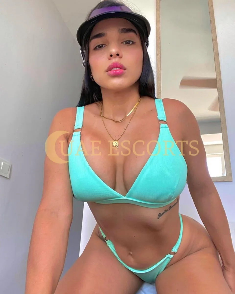 Kendall photo 6 in Amstelveen: 27 years old, regular, black hair, 166 cm, 56 kg, Large bust
