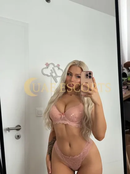 Kendra photo 1 in Limoges: 25 years old, regular, blonde hair, 145 cm, 45 kg, Large bust
