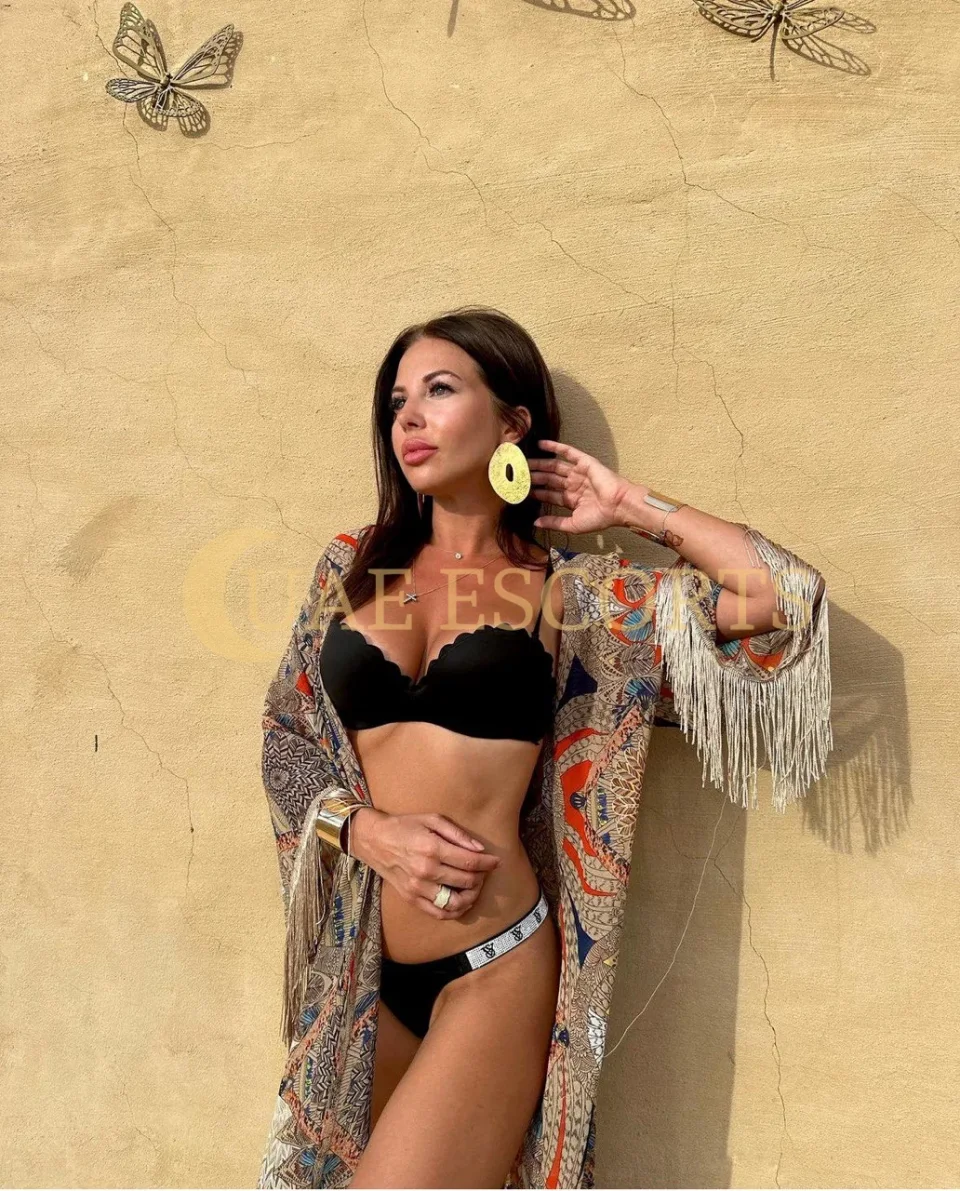 Kalea photo 4 in Dijon: 28 years old, skinny, brown hair, 168 cm, 52 kg, Large bust