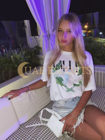 Kyla photo 2 in Ingolstadt: 25 years old, skinny, blonde hair, 170 cm, 49 kg, Medium bust