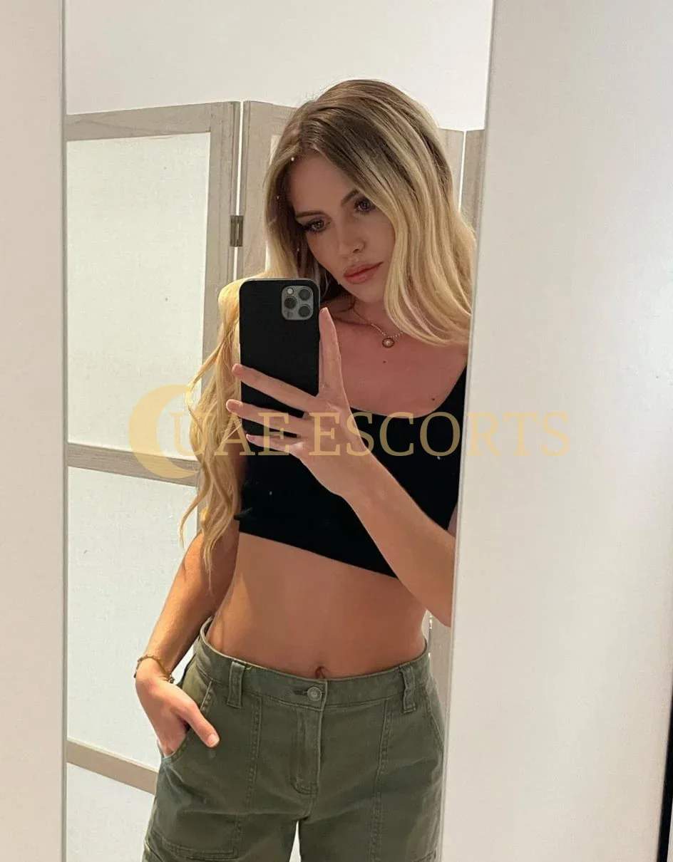 Лана фото 3 - Birmingham, 24 года, regular, блондинка, 170 см, 50 кг, грудь Medium