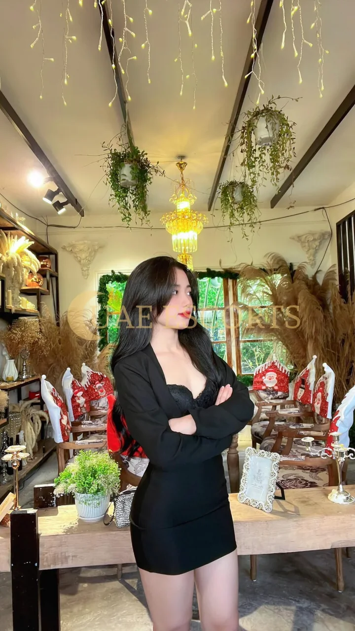 Laurel photo 6 in Toulouse: 26 years old, regular, black hair, 163 cm, 53 kg, Large bust