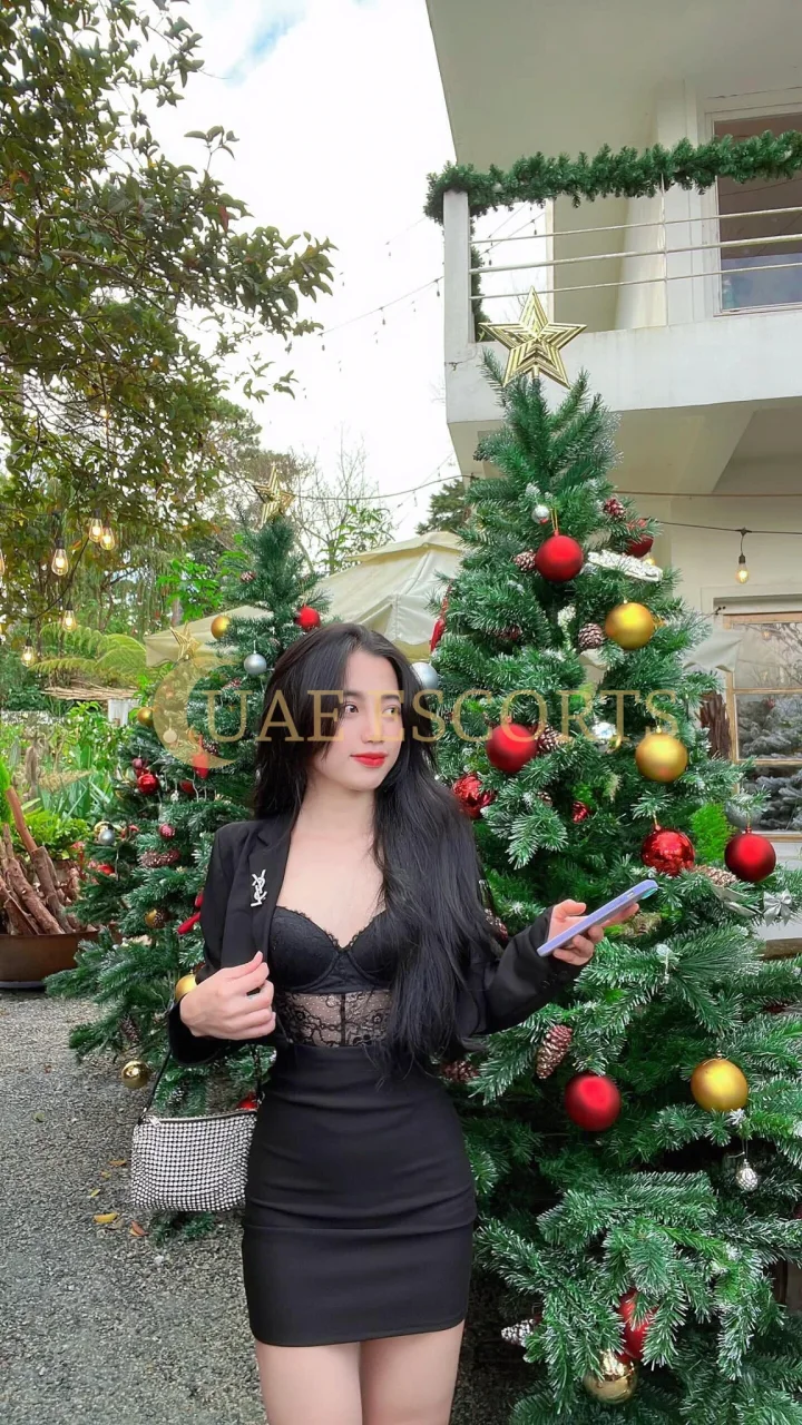 Laurel photo 9 in Toulouse: 26 years old, regular, black hair, 163 cm, 53 kg, Large bust