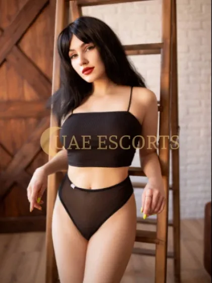 Lauren photo 1 in Eindhoven: 25 years old, slim, black hair, 171 cm, 62 kg, Large bust