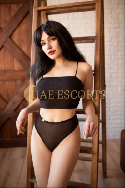 Lauren photo 1 in Eindhoven: 25 years old, slim, black hair, 171 cm, 62 kg, Large bust