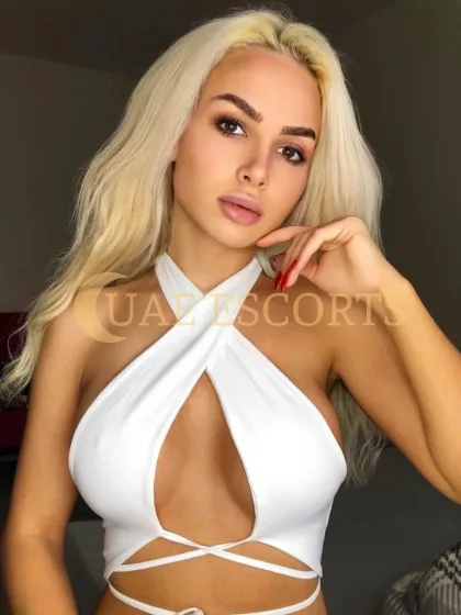Liliana photo 2 in Manchester: 31 years old, slim, blonde hair, 171 cm, 54 kg, Medium bust