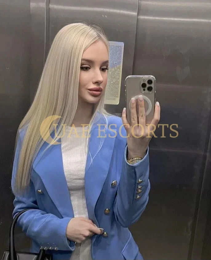 Lillian photo 3 in Pantin: 24 years old, slim, blonde hair, 170 cm, 48 kg, Medium bust