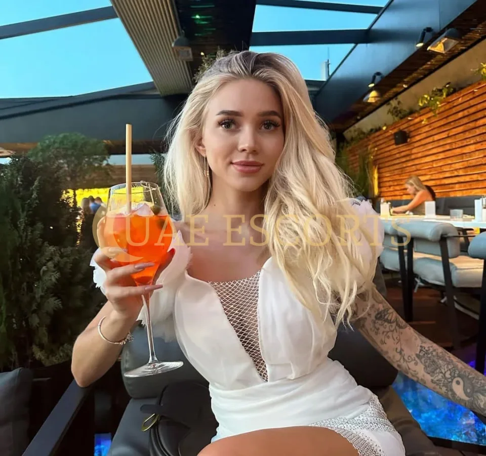 Лина фото 4 - Dusseldorf, 24 года, regular, блондинка, 170 см, 50 кг, грудь Medium