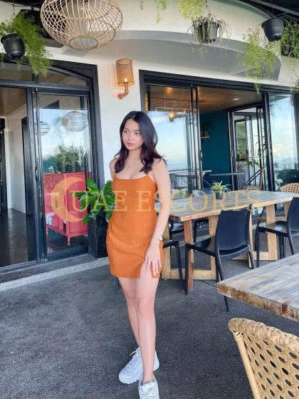 Lisa photo 5 in Woking: 23 years old, asian, slim, black hair, 165 cm, 43 kg, Large bust