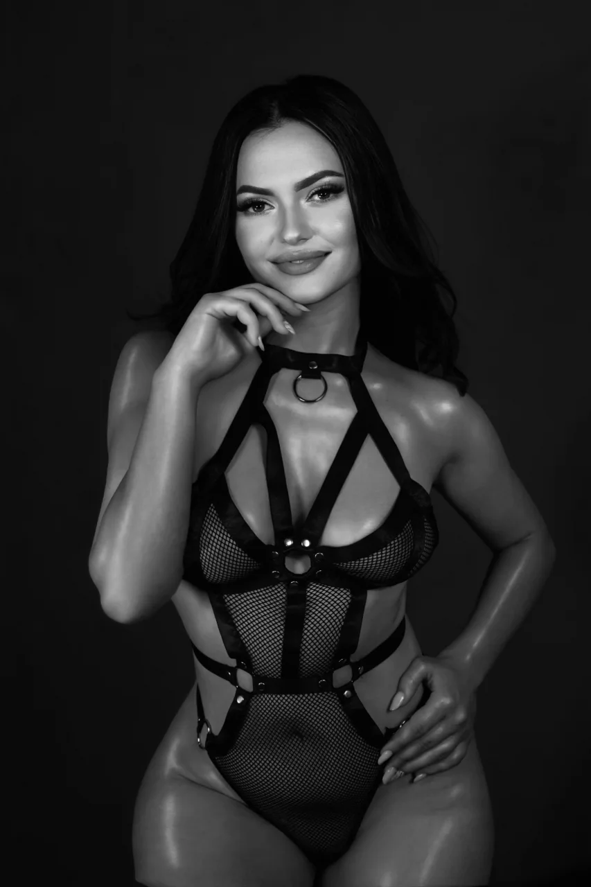 Sister photo 4 in Ajman: 24 years old, european, slim, black hair, 160 cm, 50 kg, D bust