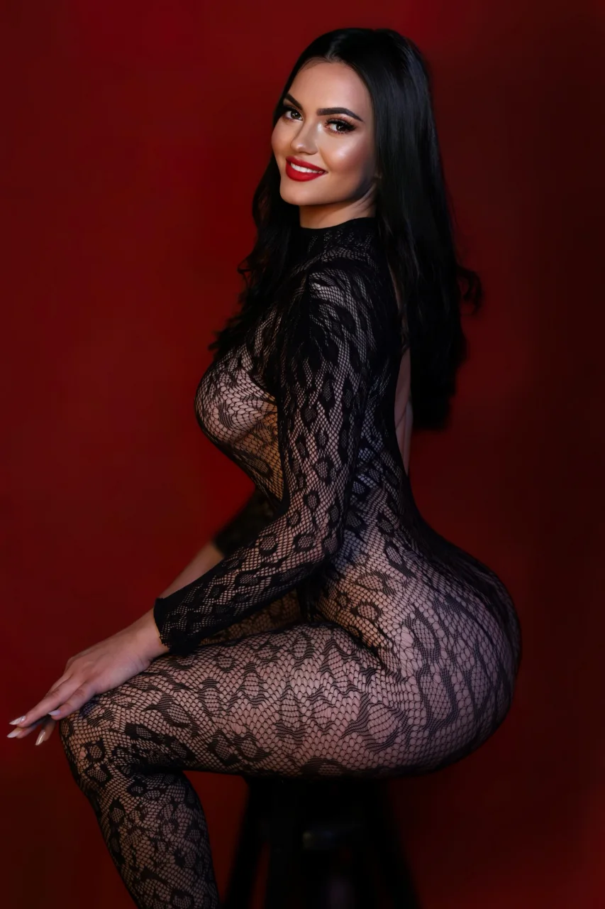 Sister photo 5 in Ajman: 24 years old, european, slim, black hair, 160 cm, 50 kg, D bust