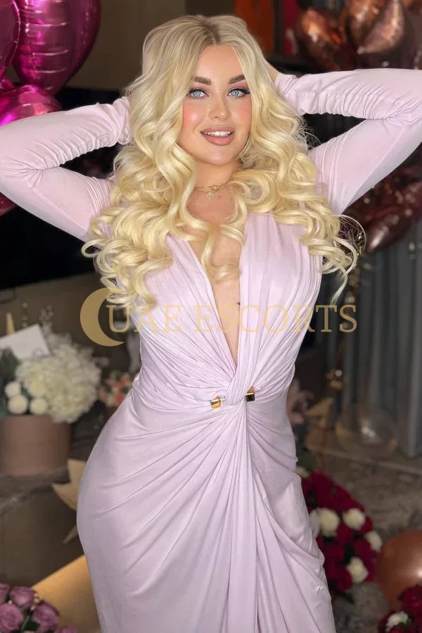 Miranda photo 1 in Paris: 25 years old, european, slim, blonde hair, 168 cm, 50 kg, Large bust
