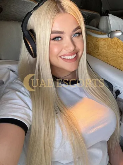 Miranda photo 3 in Paris: 25 years old, european, slim, blonde hair, 168 cm, 50 kg, Large bust