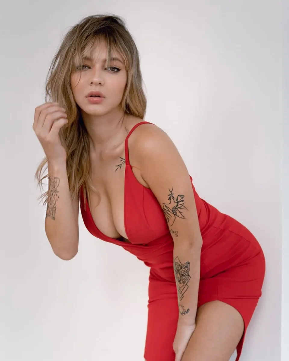 Kara photo 2 in Abu Dhabi: 25 years old, european, regular, blonde hair, 167 cm, 54 kg, C bust