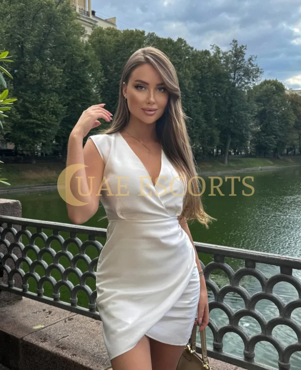 Oriana photo 5 in Frankfurt: 21 years old, european, slim, brown hair, 168 cm, 53 kg, Medium bust
