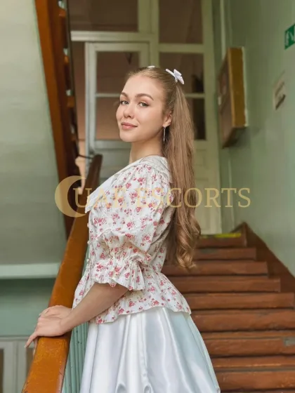 Petra photo 4 in Amsterdam: 30 years old, slim, brown hair, 168 cm, 53 kg, Medium bust