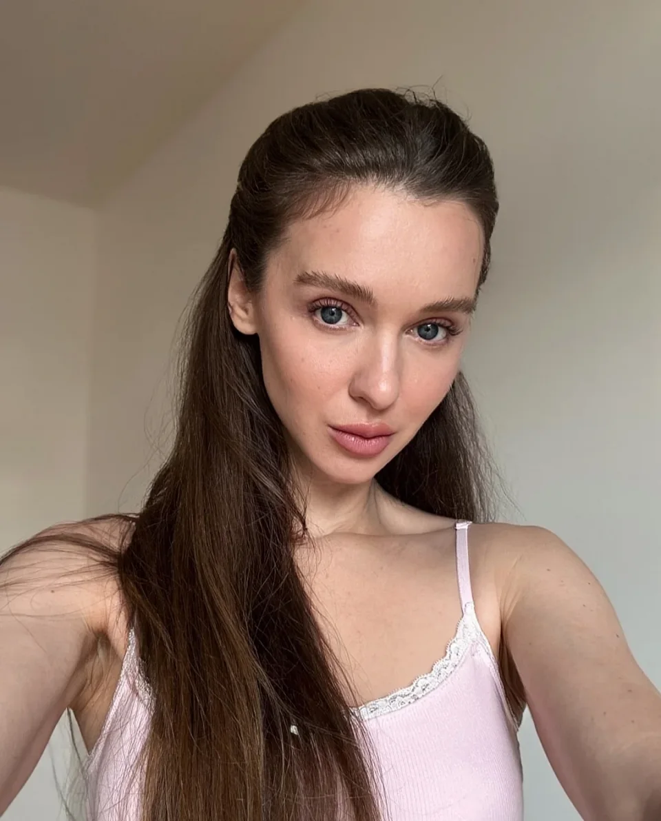 Willa photo 6 in Abu Dhabi: 20 years old, european, slim, brown hair, 168 cm, 50 kg, B bust