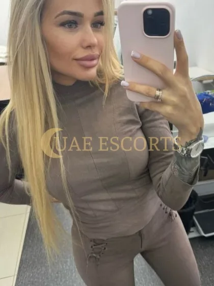 Ruby photo 4 in Uckfield: 25 years old, slim, blonde hair, 168 cm, 52 kg, Medium bust