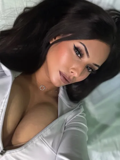 Ana photo 1 in Sharjah: 31 years old, curvy, black hair, 170 cm, 88 kg, D bust