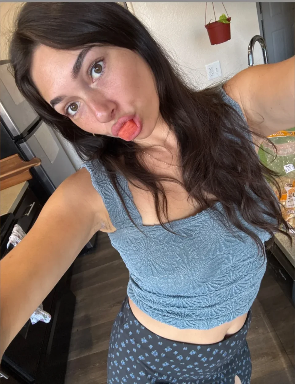 Mallie photo 1 in Abu Dhabi: 24 years old, european, slim, black hair, 155 cm, 45 kg, B bust