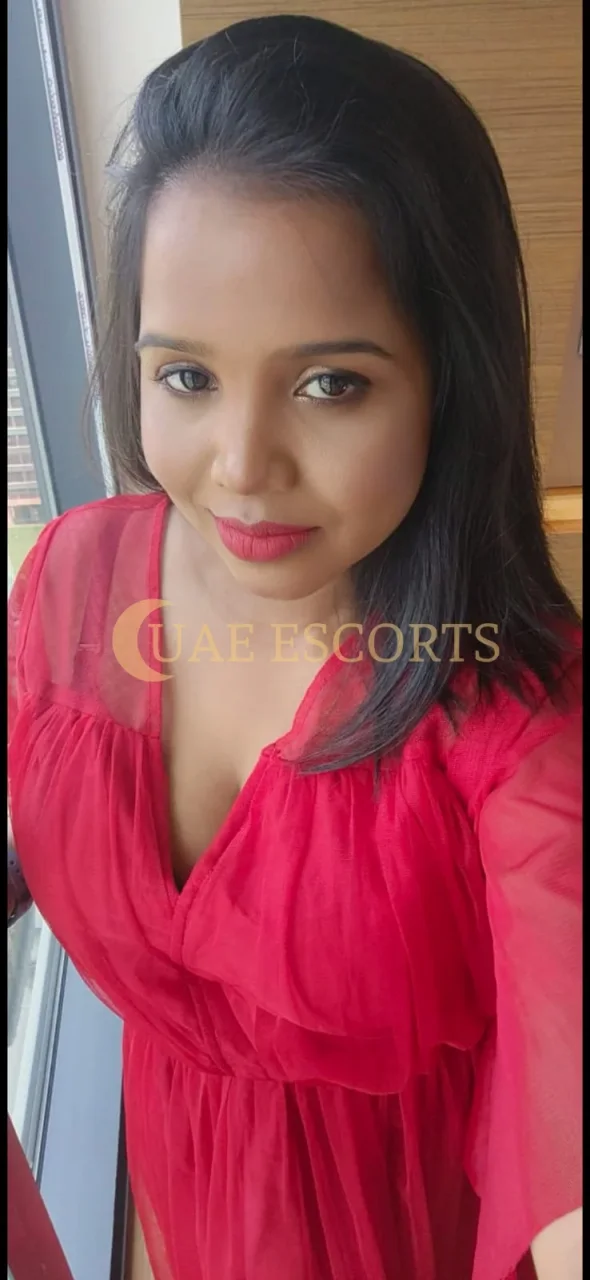 Anouk photo 3 in Munich: 28 years old, curvy, black hair, 168 cm, 55 kg, Large bust