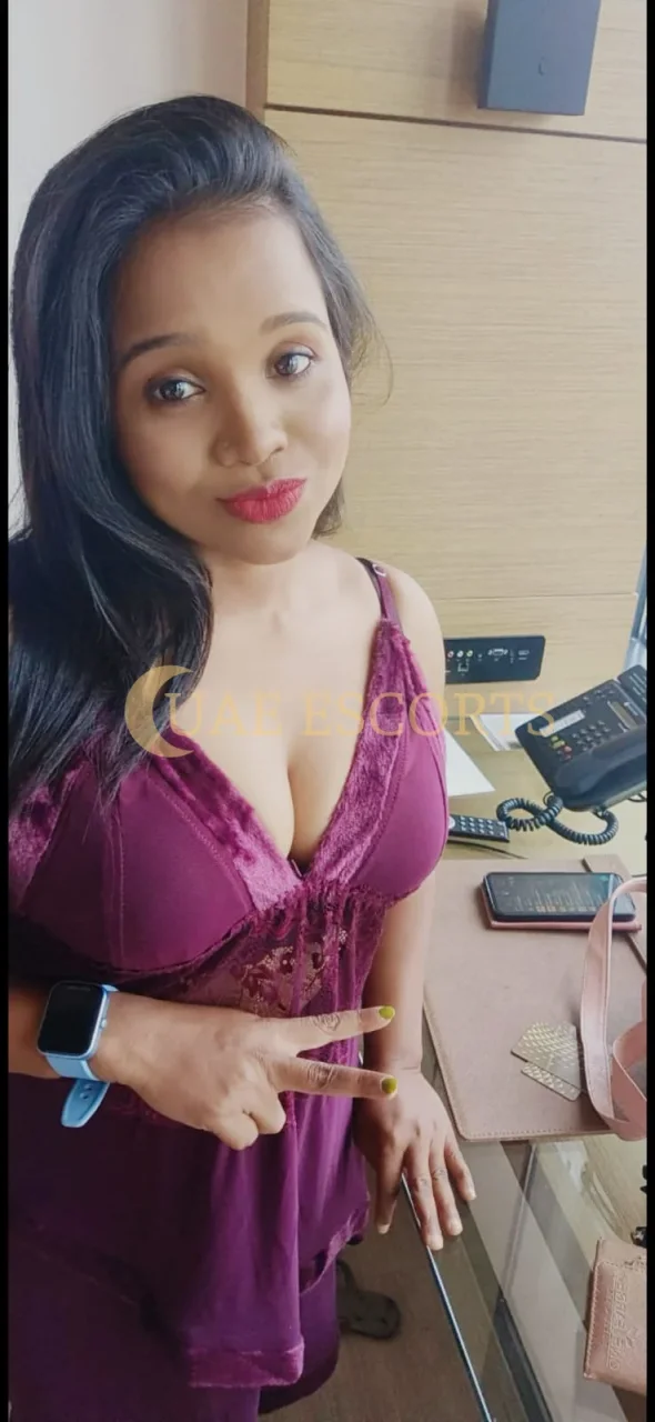 Anouk photo 5 in Munich: 28 years old, curvy, black hair, 168 cm, 55 kg, Large bust