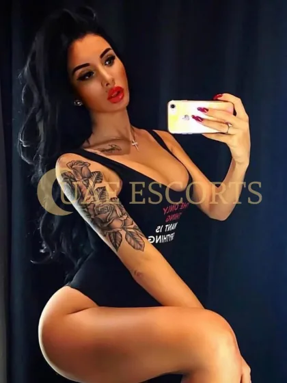 Anu photo 3 in London: 28 years old, regular, brunette, 173 cm, 52 kg, Medium bust