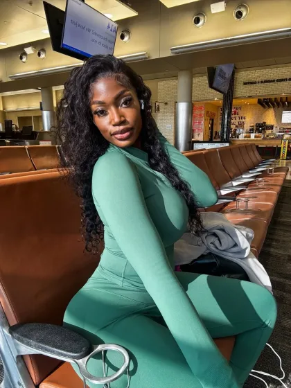 Dorothea photo 3 in Dubai: 26 years old, european, curvy, black hair, 176 cm, 72 kg, C bust
