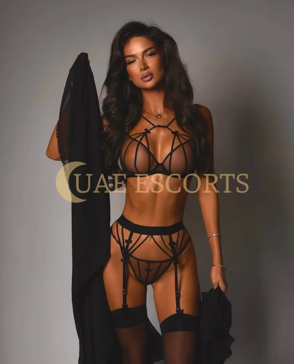 Arey photo 2 in Paris: 25 years old, slim, brown hair, 174 cm, 50 kg, Large bust