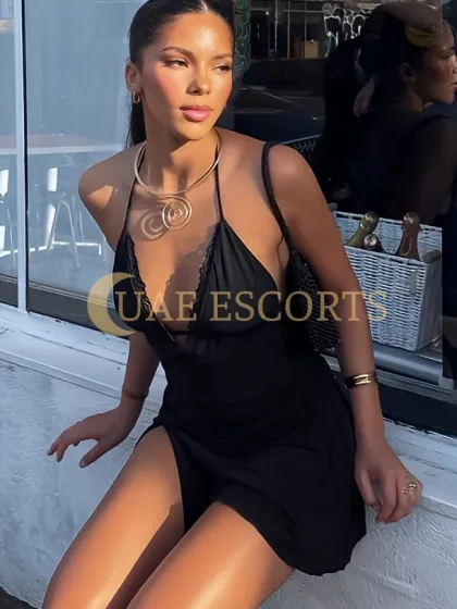 Arisa photo 1 in Quimper: 31 years old, arab, slim, brunette, 167 cm, 52 kg, Medium bust