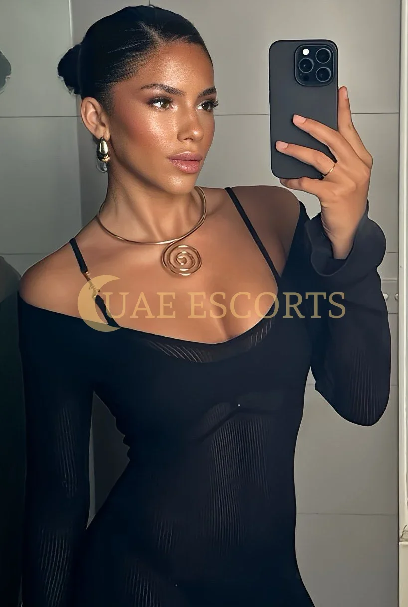 Arisa photo 6 in Quimper: 31 years old, arab, slim, brunette, 167 cm, 52 kg, Medium bust