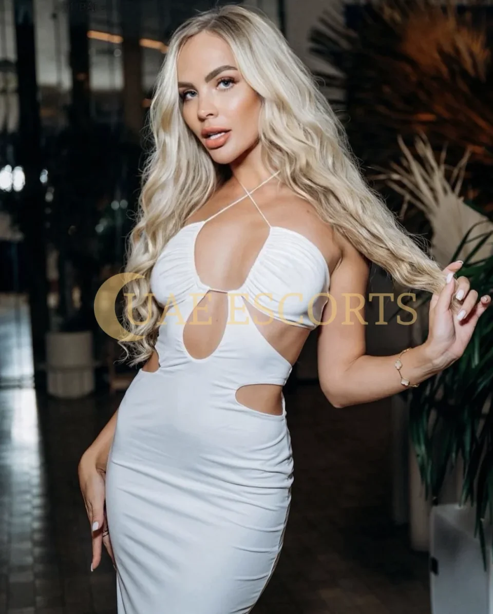 Arlinda photo 1 in Almere: 25 years old, slim, blonde hair, 173 cm, 52 kg, Large bust