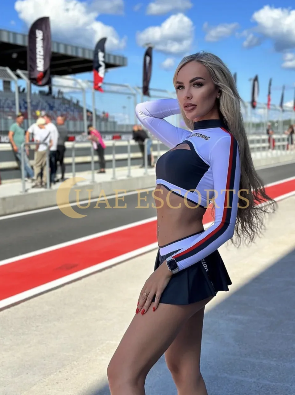 Arlinda photo 4 in Almere: 25 years old, slim, blonde hair, 173 cm, 52 kg, Large bust