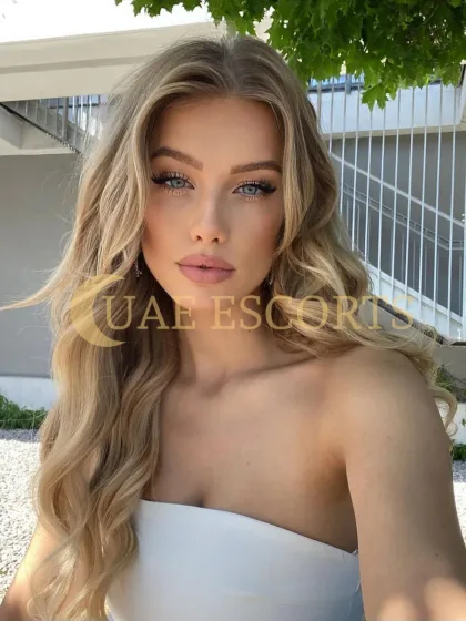 Arnaude photo 3 in Paris: 23 years old, regular, blonde hair, 170 cm, 50 kg, Medium bust