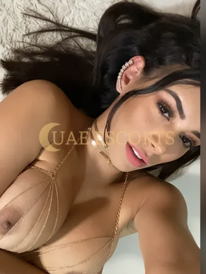 Arnkatla photo 2 in Portsmouth: 30 years old, curvy, black hair, 180 cm, 79 kg, Medium bust