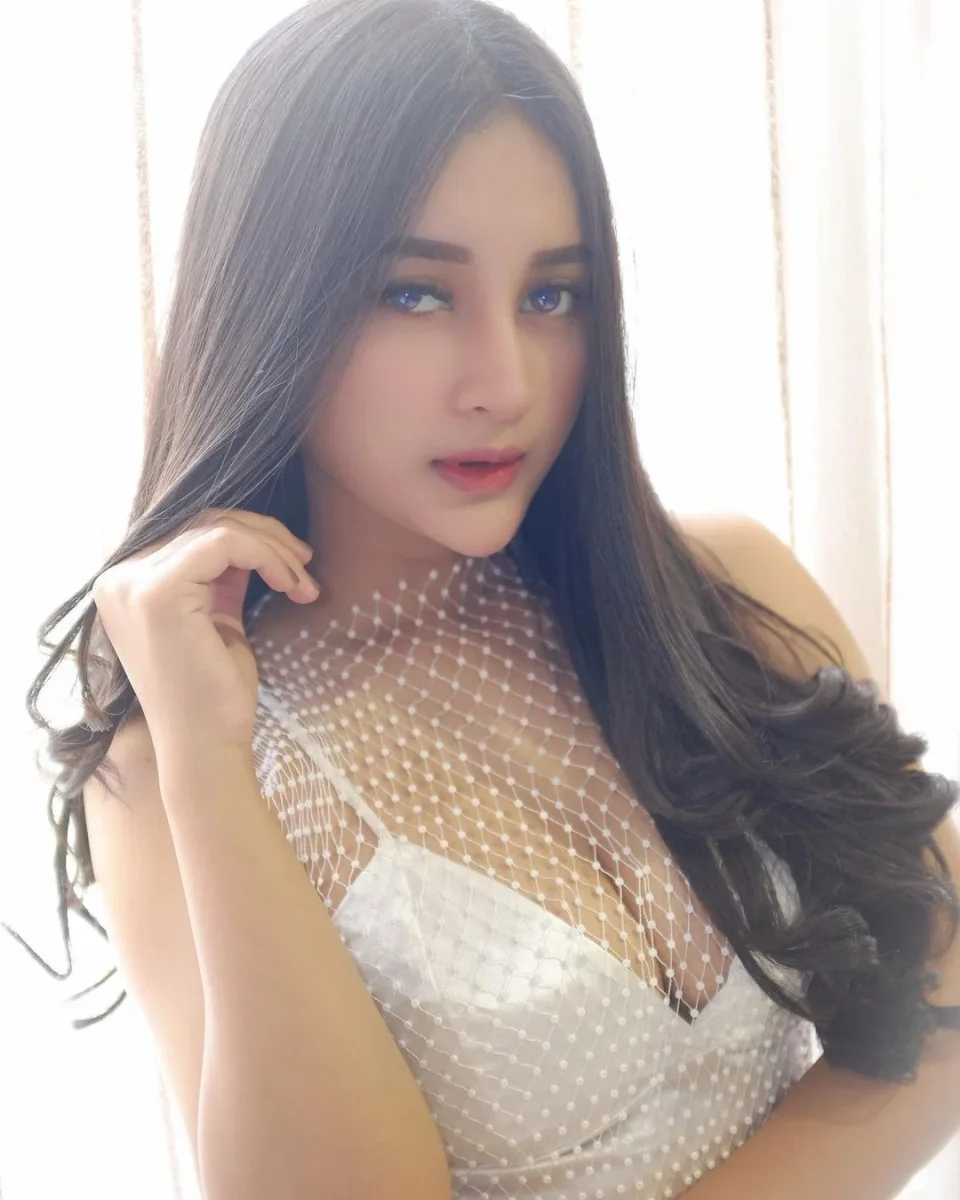Lenora photo 2 in Abu Dhabi: 23 years old, regular, black hair, 159 cm, 46 kg, B bust