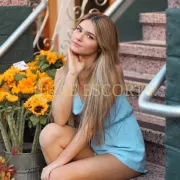 Askja photo 5 in Lyon: 20 years old, european, slim, brown hair, 168 cm, 53 kg, Medium bust
